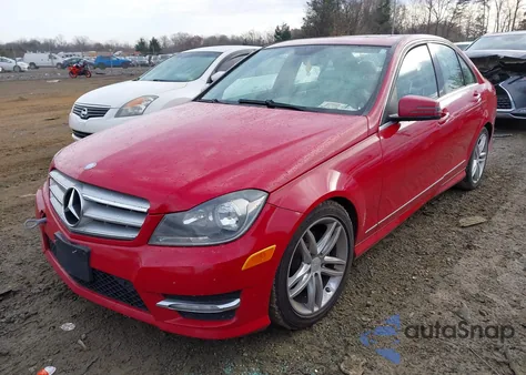 2013 Mercedes-Benz C 250 Sport из США, поврежденный, VIN WDDGF4HB8DR263550